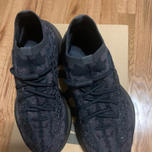 Yeezy Boost 380 size 6 woman real offers please - Picture 5 of 8